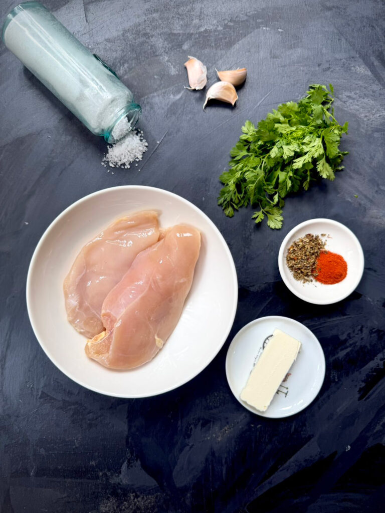 ингредиенты для курицы в чесночном соусе на сковороде